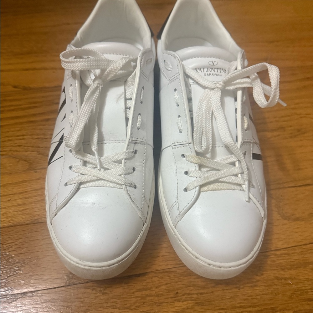 Authenticic Valentino sneakers